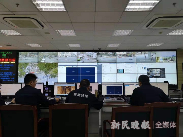 在上海,黄浦区半淞园街道的试点不妨看作一种有益的探索.