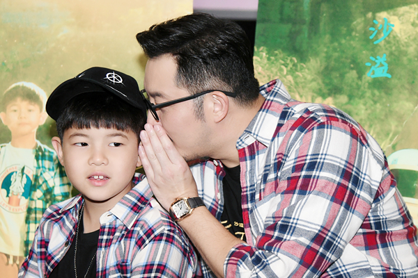 沙溢安吉父子档银幕首秀来了10月和他们一起去亲密旅行吧
