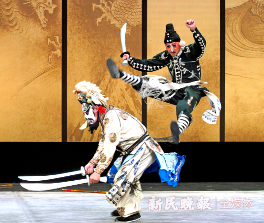 一盗更比一盗险武丑大戏三盗九龙杯全本复演收获满堂彩