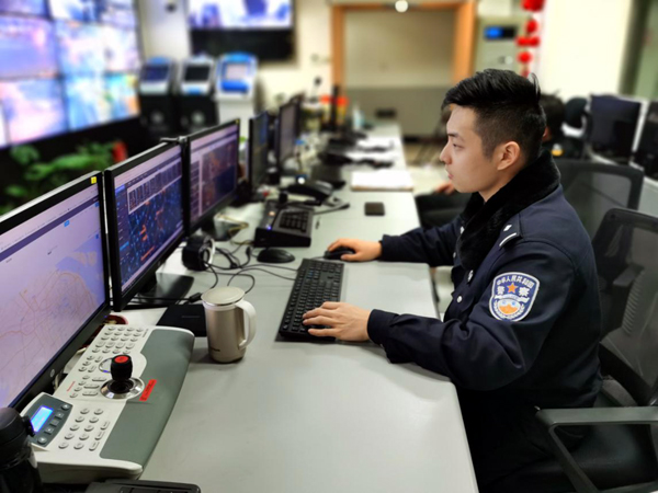 黄浦公安分局供图信的由来要从打浦桥派出所的数据警察丁蔚文接到的一