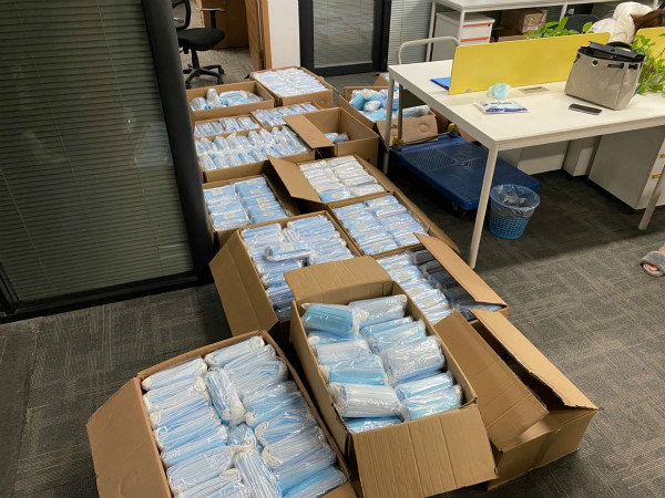 大量出售三无口罩赚取黑心钱普陀警方侦办一起网络销售假医用口罩案