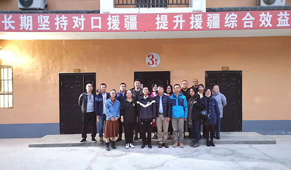 静安区社会组织新阶层人士联盟赴新疆巴楚县开展援疆公益行活动