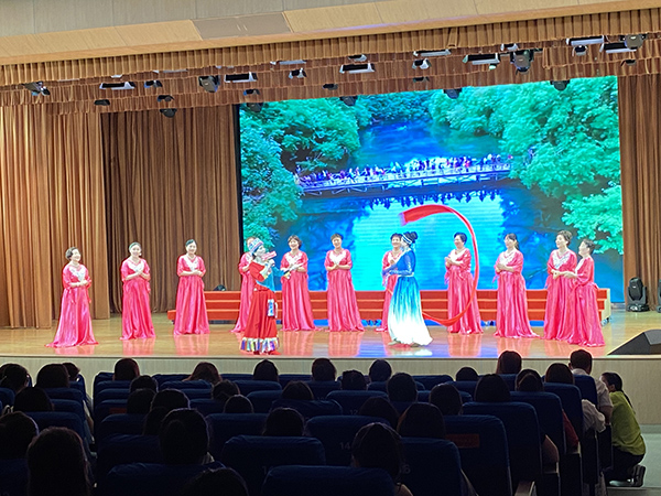 徐汇区举办 四新 领域女性革命歌曲大家唱活动 手机新民网