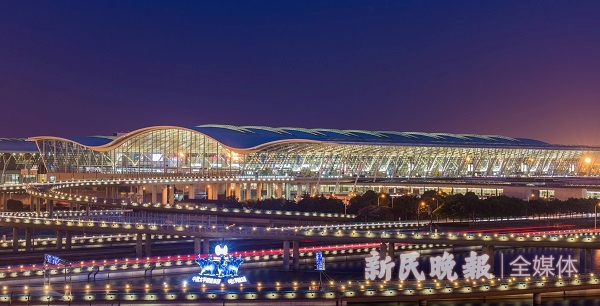上海国际航运中心全球排名第三亚太大型国际航空枢纽初步建成