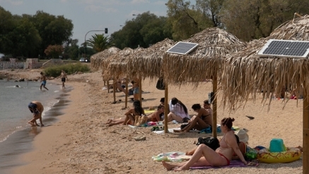 意大利警方对海滨浴场进行卫生防疫检查 不合格率达29%