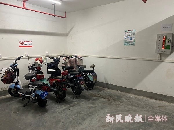 金山区海悦馨苑在B1层设立集中充电设施和消防设施.JPG